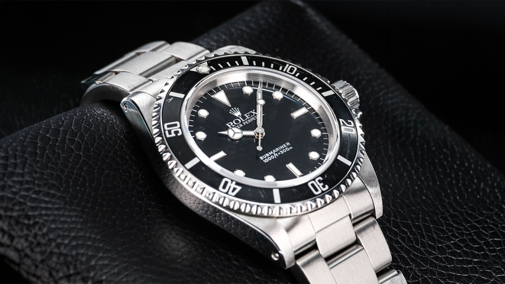 Rolex Submariner featured