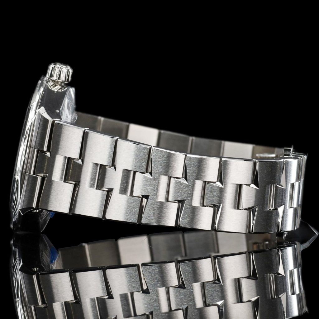 Vacheron Constantin Overseas Self Winding Blue